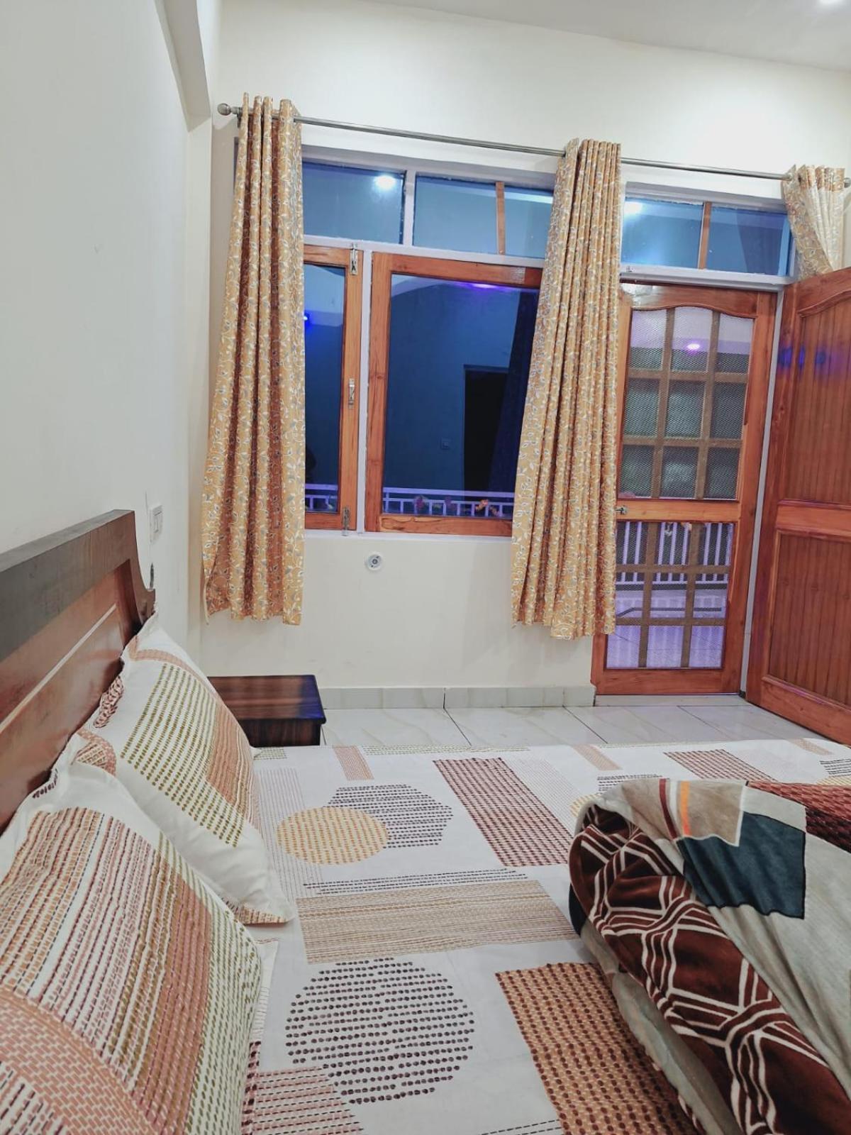 Chandarshila Hike Homestay Ukhimath Екстер'єр фото