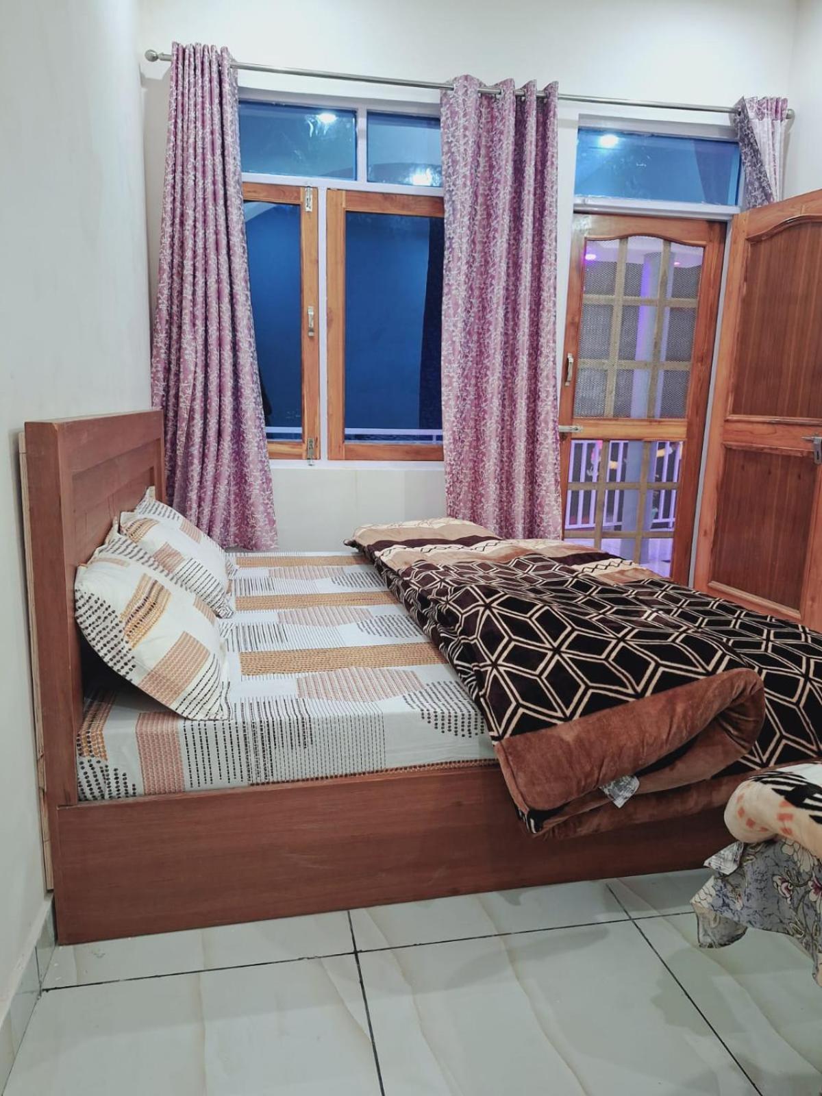 Chandarshila Hike Homestay Ukhimath Екстер'єр фото